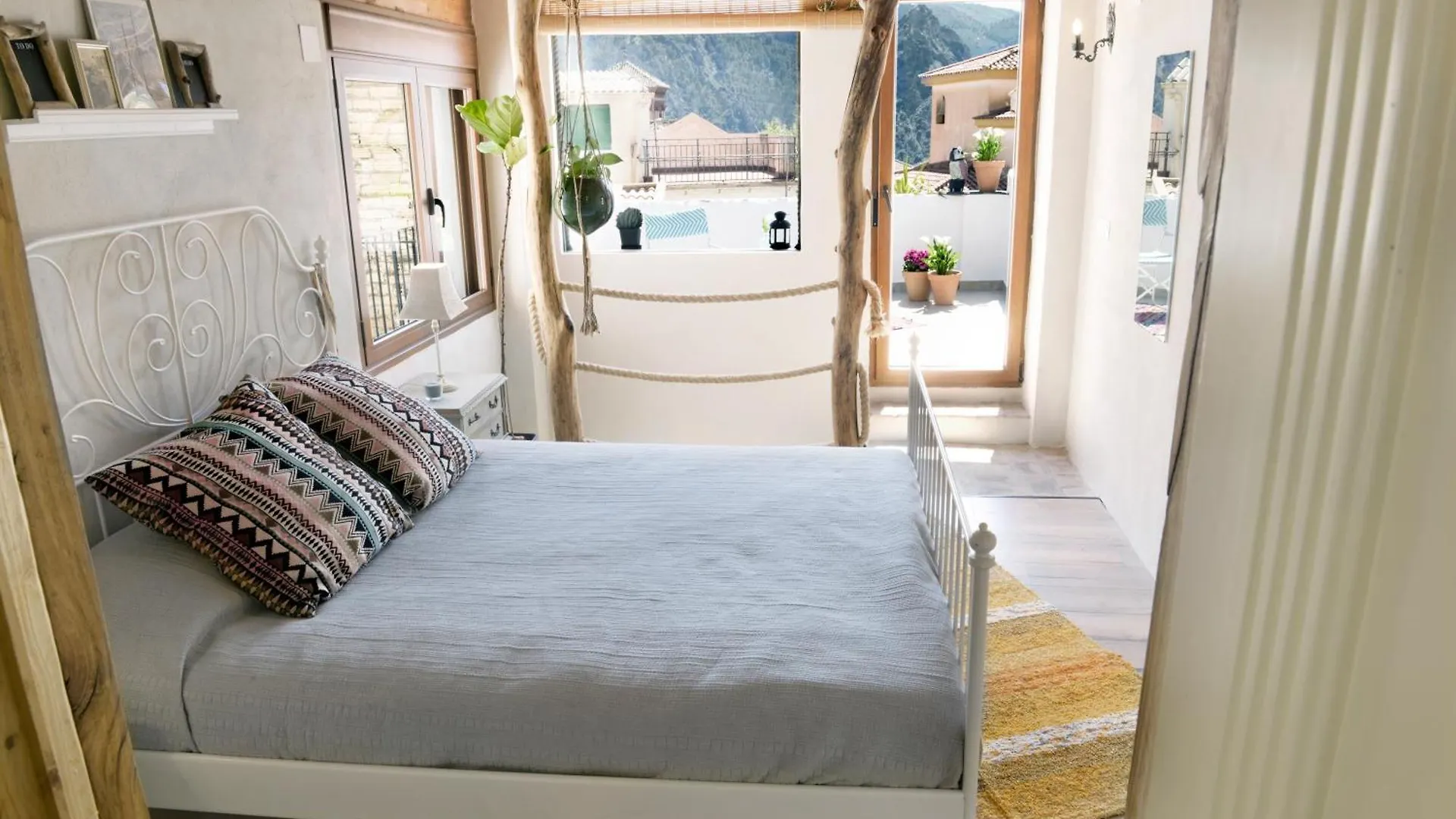 Casa Mona- Andalucian Mountain Village Getaway Güéjar Sierra